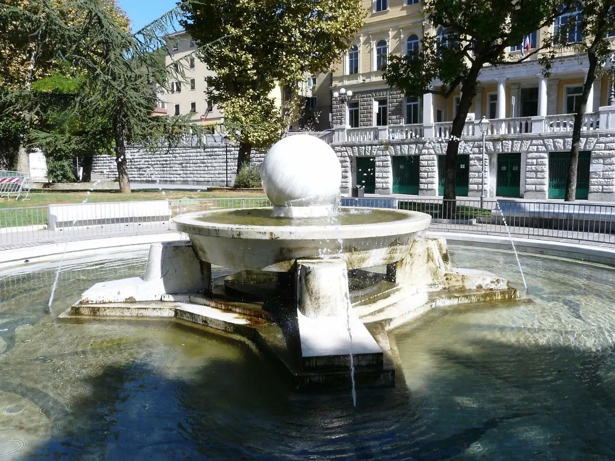 Casa Vacanze Carrara Bed & Breakfast