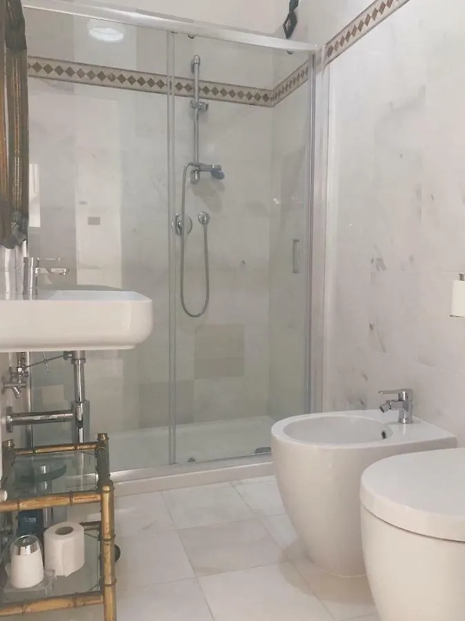 Casa Vacanze Carrara Bed & Breakfast